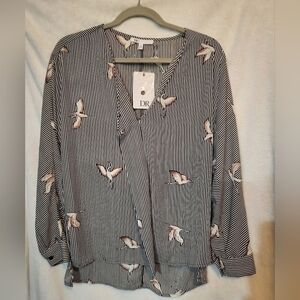 DR2 by Daniel Rainn Esther Long Sleeve V-Neck Top Size S